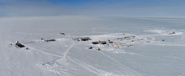 Дослідницька станція на вершині Гренландії